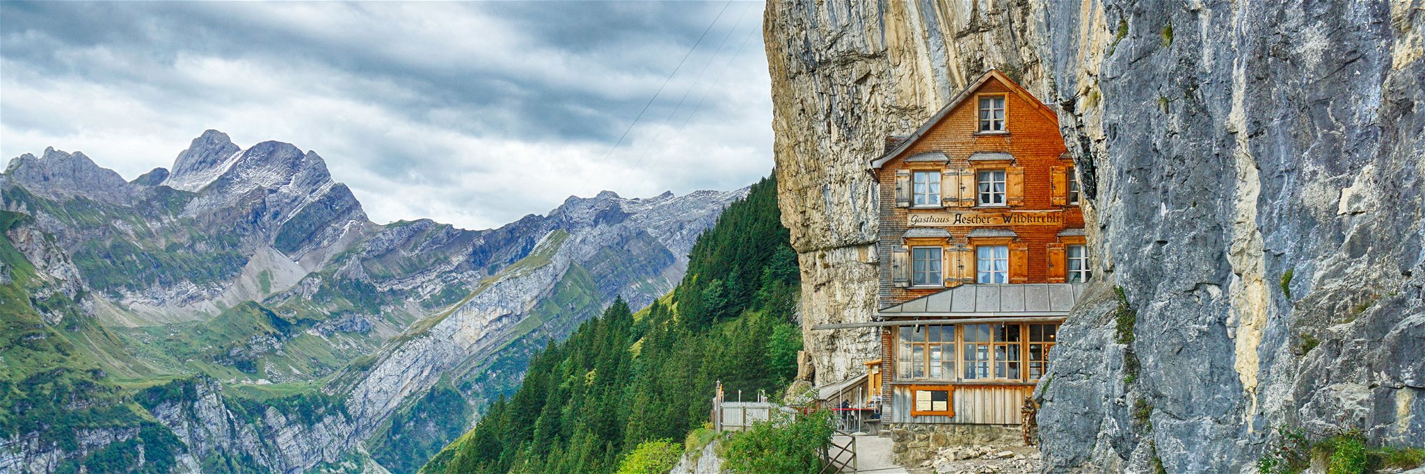 Das Berggasthaus «Äscher-Wildkirchli» wird mit neuem Konzept von der Pfefferbeere AG übernommen.