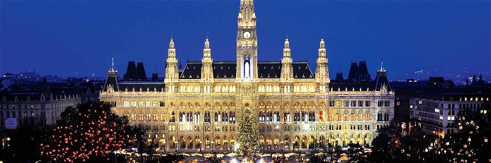 Der größte Weihnachtsmarkt Wiens befindet sich am Rathausplatz. 