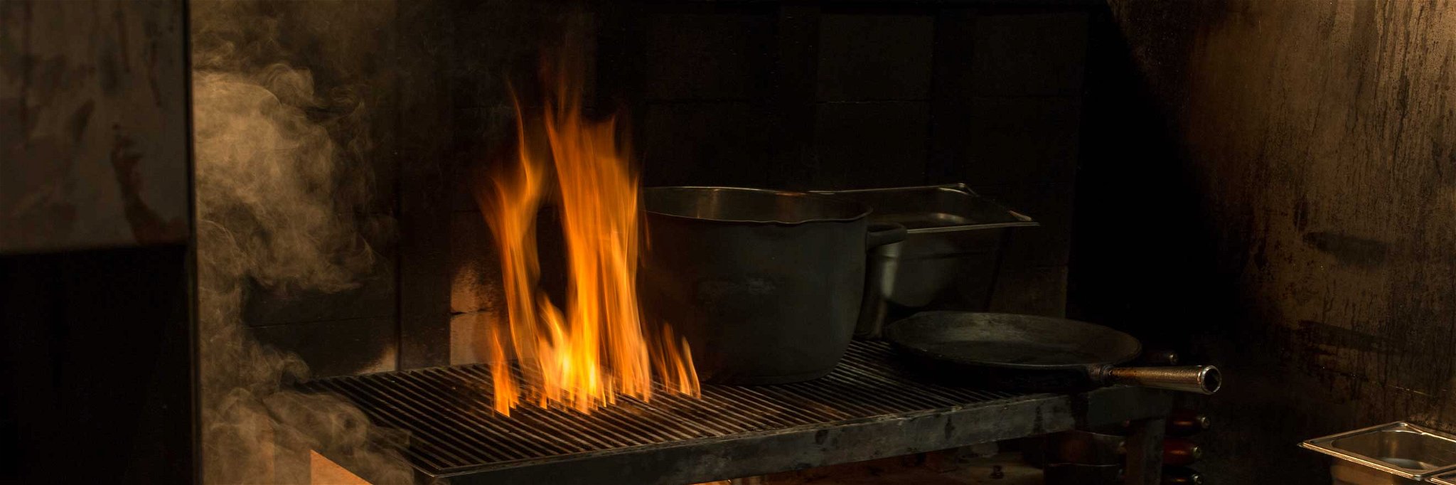 Kochen am offenen Feuer ist eine neue Herausforderung.