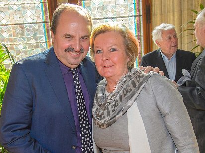 Johann Lafer (im Bild mit Lisl Wagner-Bacher) wurde 2017 von Falstaff als internationaler Botschafter für österreichische Kulinarik ausgezeichnet.