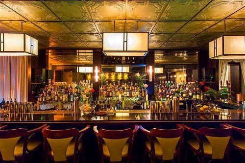 Für Barfans ein Must: Die »Bar Gatsby« ist ein Speakeasy – wer den unauffälligen Eingang einmal gefunden hat, wird mit Cocktailkultur auf höchstem Niveau belohnt.