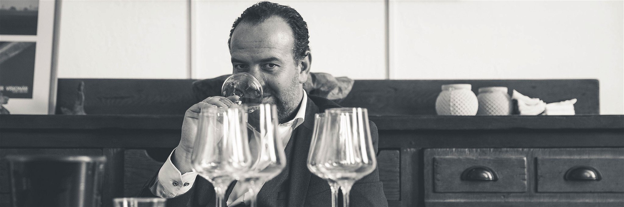 Der burgenländische Spitzenwinzer Gerhard Kracher bringt seine besten Weinen aus Österreich und der Welt in die Schweiz.