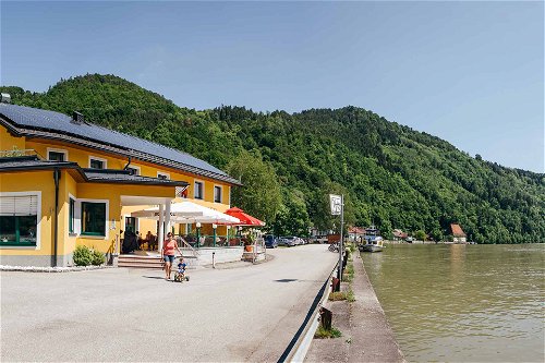 Ein kleines Paradies an der Donau: »Gasthof Gierlinger« in Obermühl.