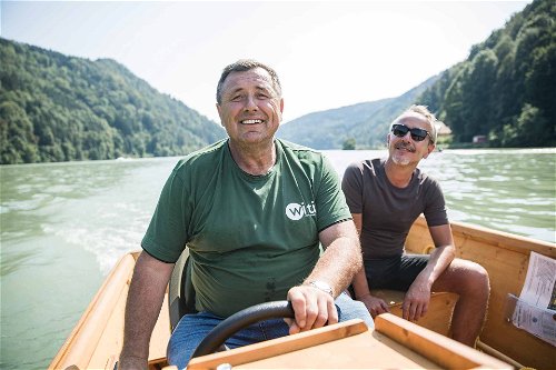Die Donau als Wasserparadies: Eine der spannendsten Fahrten erlebt man bei einer Themenfahrt mit der ­historischen Zille.