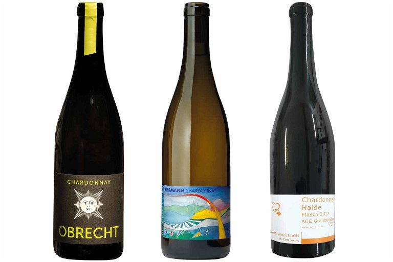 Platz 1 (mitte): Weingut Hermann, Chardonnay 2017 – «Filigran und saftig».Platz 2 (links): Weingut Obrecht, Chardonnay 2017 – «Komplex und intensiv».Platz 3 (rechts): Annatina Pelizzatti, Chardonnay Halde Fälsch 2017 – «Fruchtig und elegant».