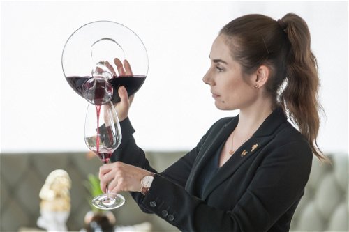 Daniela WüthrichSiegerin der 1. Sommelier Battle im «Restaurant Verdi» in BernDie junge Sommelière ist seit 2017 für die Weine im «Hotel Victoria Jungfrau» in Interlaken verantwortlich. 
