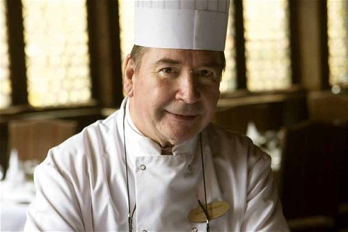 Guy-Pierre Baumann, Chefkoch im »Maison Kammerzell«, hebt die traditionelle Choucroute (Sauerkraut) in höhere Sphären.