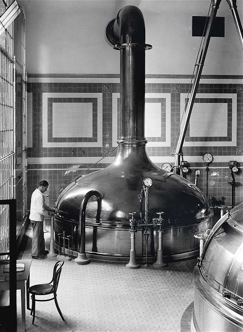 Das Brauereiwesen wurde technologisch immer ­raffinierter (Im Bild: Brauerei in den 1930ern).