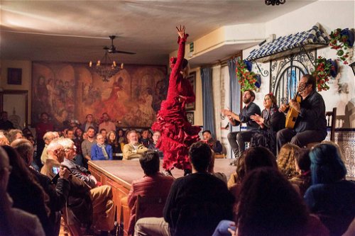 Fest verankert in der andalusischen Kultur: Flamenco. Der Tanz wurde von vielen Kulturen beeinflusst.