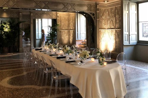 Fine Dining Setting im Ristorante »Cracco«, wo der Michelin-besternte Chef Carlo Cracco die Gäste verwöhnt.