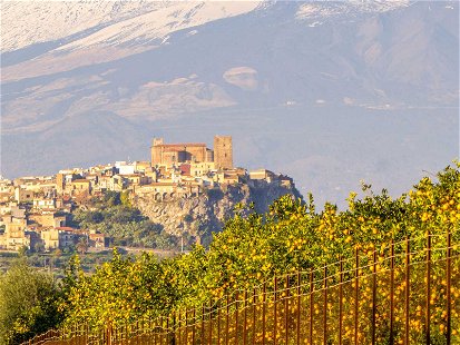 Der Ätna prägt das Klima und den Weinbau Siziliens.