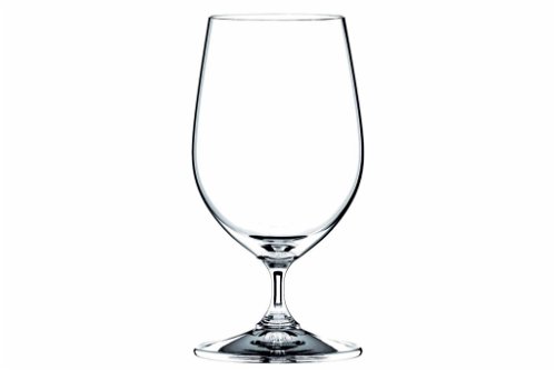 Tulpe: Für GenießerDie Biertulpe hat einen kurzen Stiel und eine ­lange Schale. Sie ähnelt einem Weinglas und ­eignet sich gut zum Schwenken des Glases, um die Blasenbildung anzuregen. Dadurch bleibt ­der Schaum lange erhalten.Empfohlene Biersorten: Pils, SchwarzbierRiedel Ouverture, € 21,90 (2-Glas-Set), riedel.com