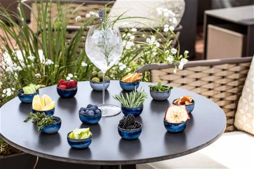 In der »Atmosphere Rooftop Bar« kann man aus zahlreichen Gins, Tonics und Botanicals wählen.