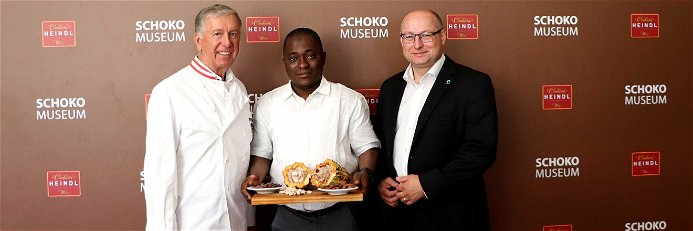 Walter Heindl mit Traore Ousmane, Kakaobauer von der Elfenbeinküste und Hartwig Kriner von Fairtade Österreich.