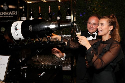 Matteo Lunelli, Präsident und CEO des Weinguts und Elisabetta Canalis