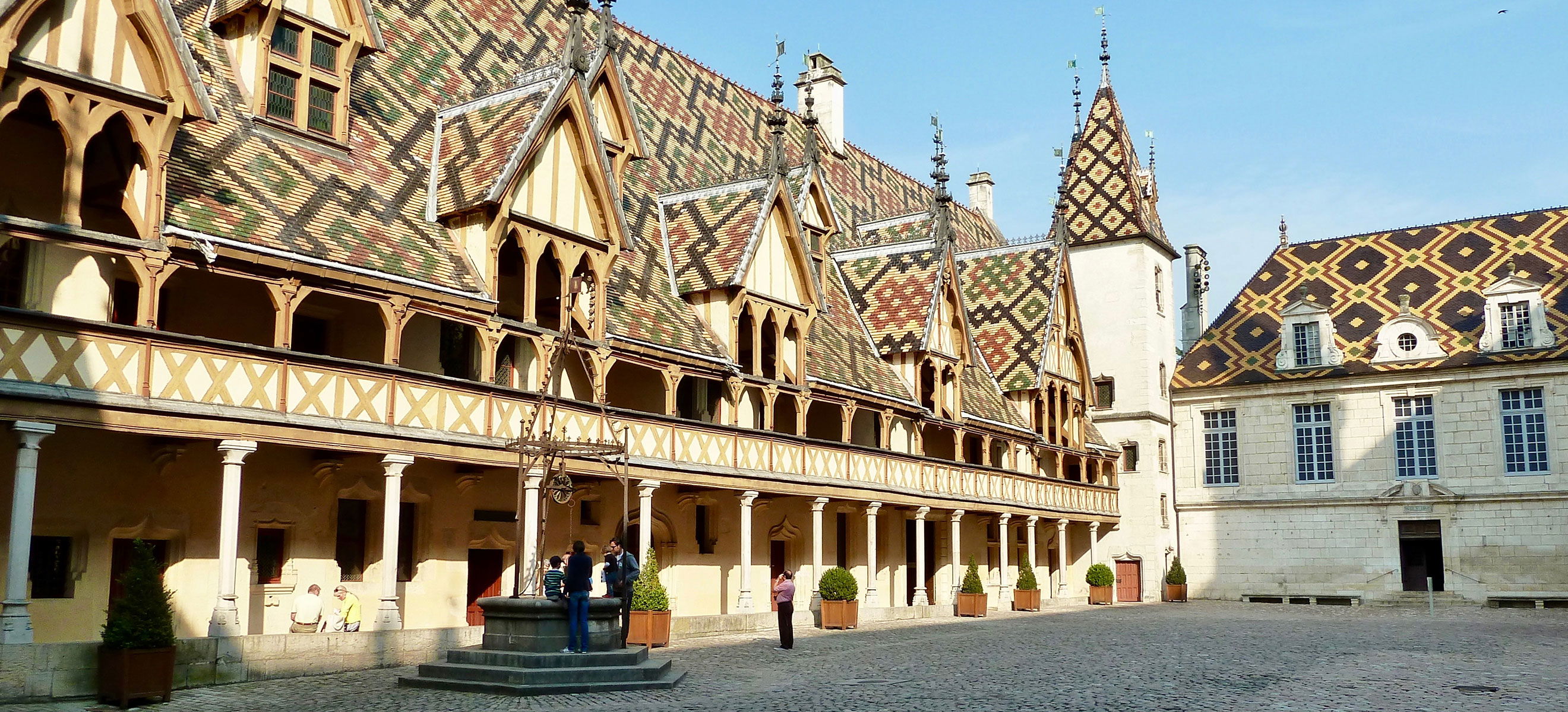 Eva Longoria Und Jean Reno Unterstützen Hospices De Beaune-Auktion ...