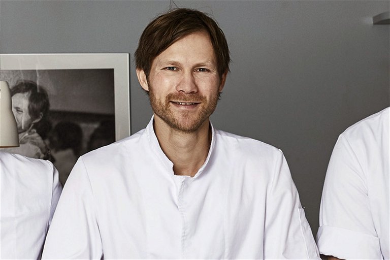 Vielfach ausgezeichnet, hat sich Rasmus Kofoed bis an der Spitze der Gourmetwelt gekocht. Seit 2010 betreibt der dänische Meisterkoch das Restaurant «Geranium» in Kopenhagens Parken-Stadion.
