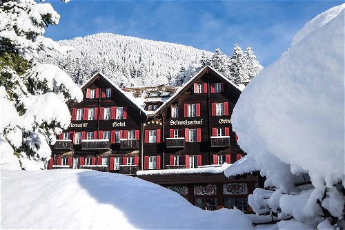 Im »Hotel Schweizerhof« in Grindelwald speist man in traditionell-eleganter Atmosphäre.