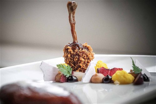 Die alpine Gourmetküche von Uwe Seegert, Chefkoch im »La Vetta« des »Grand Hotel Tschuggen«, gehört zu den besten – nicht nur in Arosa, sondern auch weit darüber hinaus.