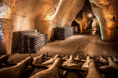 Eine Führung durch die Weinkeller von Veuve Clicquot ist eine Reise in die Geschichte.