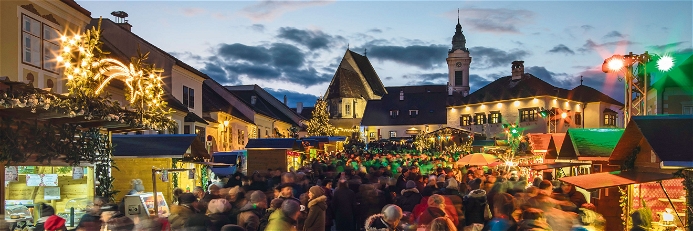 Entzückende Weihnachtsdeko und vielfältige Unterhaltung erwarten die Besucher der Ruster Adventmeile.