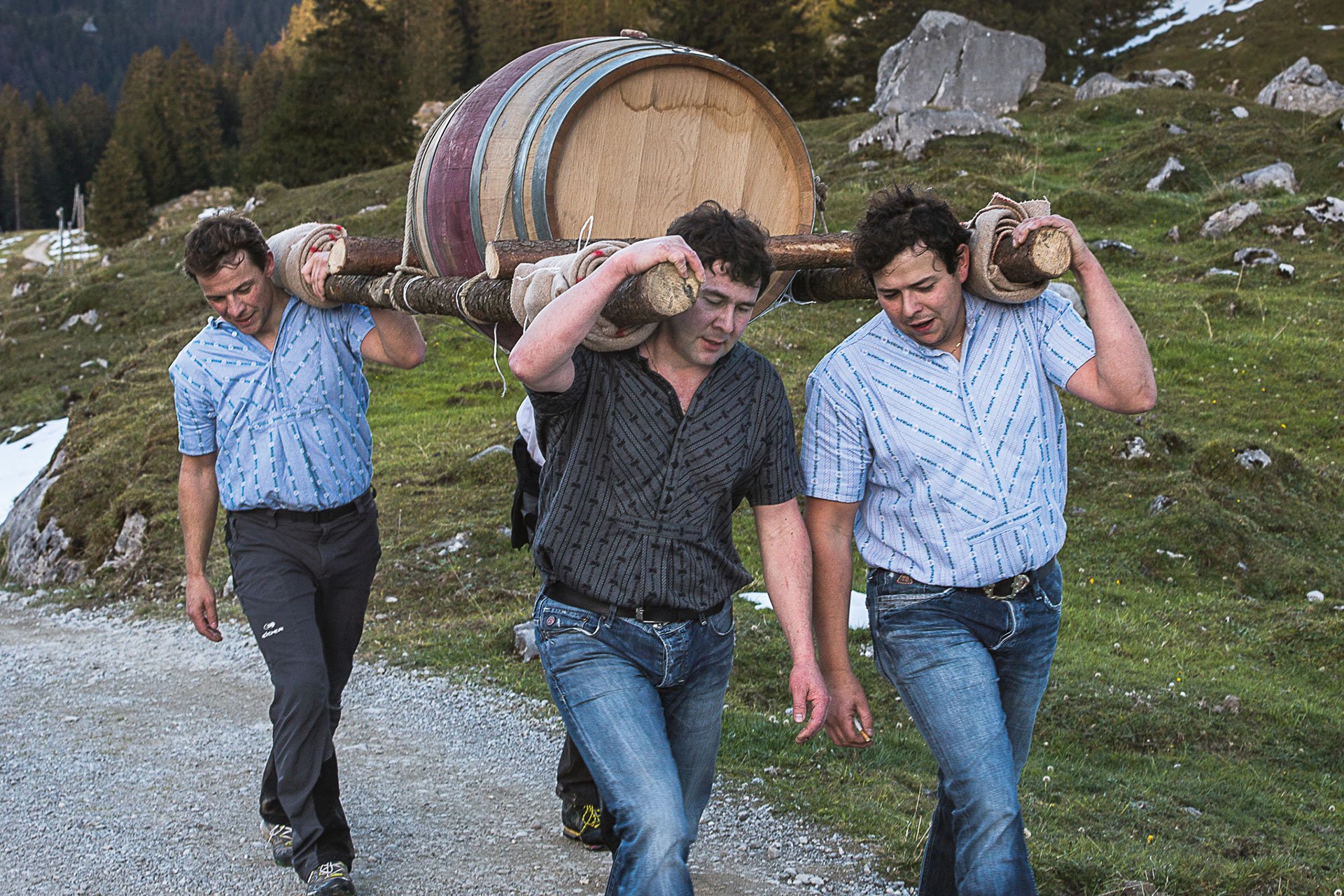 Verschiedene, nur zu Fuss zugängliche Berggasthäuser im Appenzellerland haben ihr eigenes Fass Whisky. Der Whisky-Trek lädt Gäste ein, diese zu entdecken.