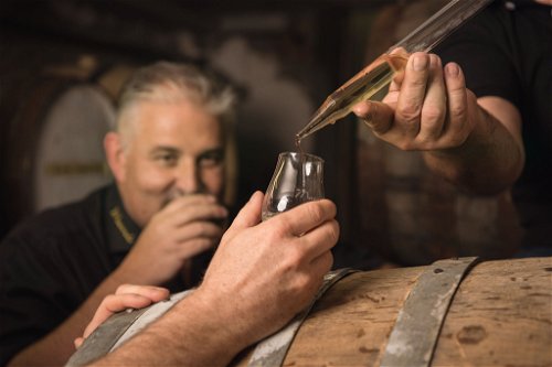 Die Thurgauer Destillerie Macardo produziert einen der wenigen ausserhalb der USA hergestellten Bourbon-Whiskys. Wichtige Grundzutat ist lokaler Mais.