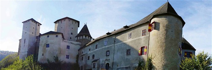 Die Ritterburg Lockenhaus mit Gruselfaktor und Burgtaverne ist ein Muss für Groß und Klein.