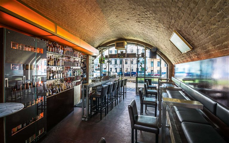Ort des Geschehens: Die »Halbestadt Bar« am Wiener Gürtel.
