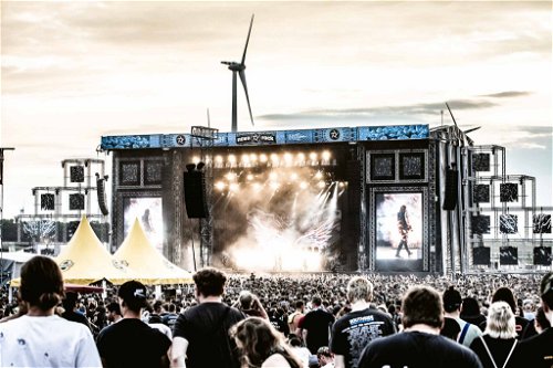 8. Nova Rock Mit rund 220.000 Besuchern wird Nickelsdorf jeden Sommer zum Zentrum der ostösterreichischen Rock-Gemeinde. 2020 bringt das viertägige Festival 100 Bands auf vier Bühnen – darunter Größen wie System of a Down, The Offspring, Billy Talent, Korn oder Disturbed. novarock.at