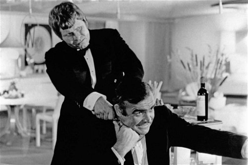 Im James-Bond-Film »Diamantenfieber« verrät sich der Bösewicht, weil er nicht weiss, dass Mouton-Rothschild ein Claret ist.