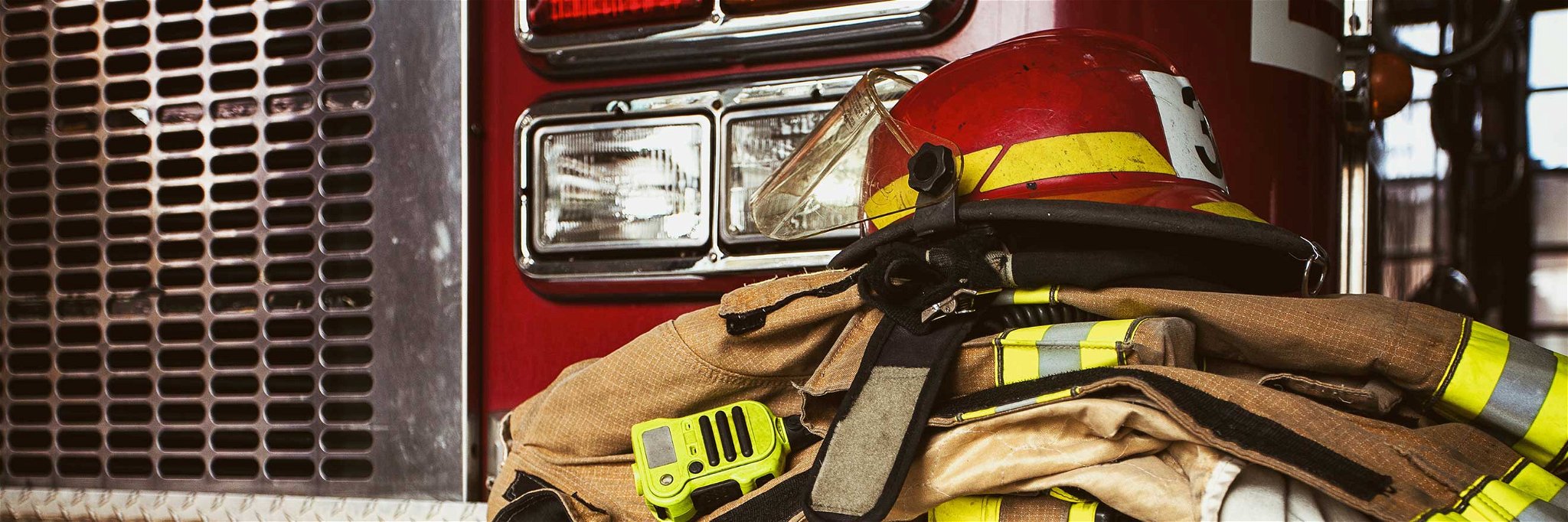 Die Freiwillige Feuerwehr von Duttweiler musste ausrücken, um einen Brand in der Scheune des Weingut Bergdolt zu löschen.
