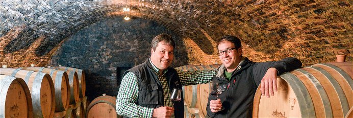 Leo Müller (links) ­aus Krustetten hat gemeinsam mit seinem Bruder Stefan das Weingut zu einem Vorzeigebetrieb entwickelt.