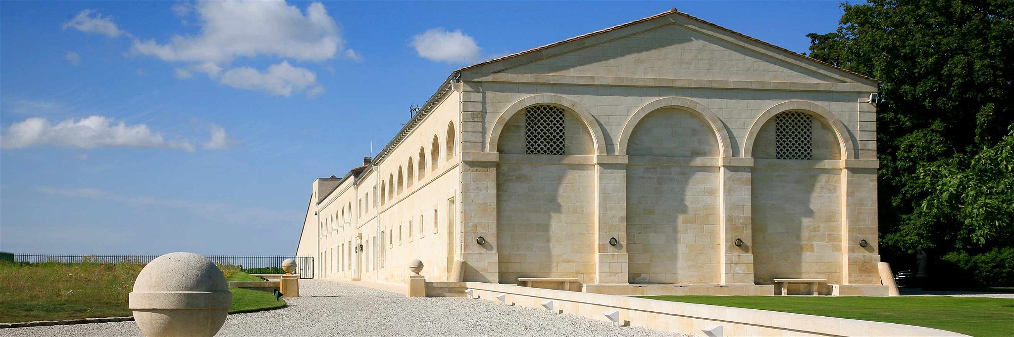 Einfahrt zum Château Mouton Rothschild