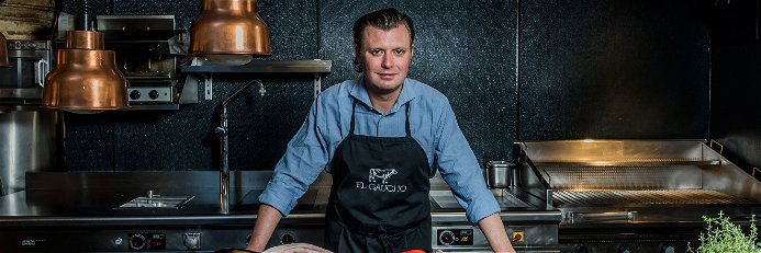 Christof Widakovich ist Küchendirektor der »El-Gaucho-­Restaurants« und Kochbuchautor.