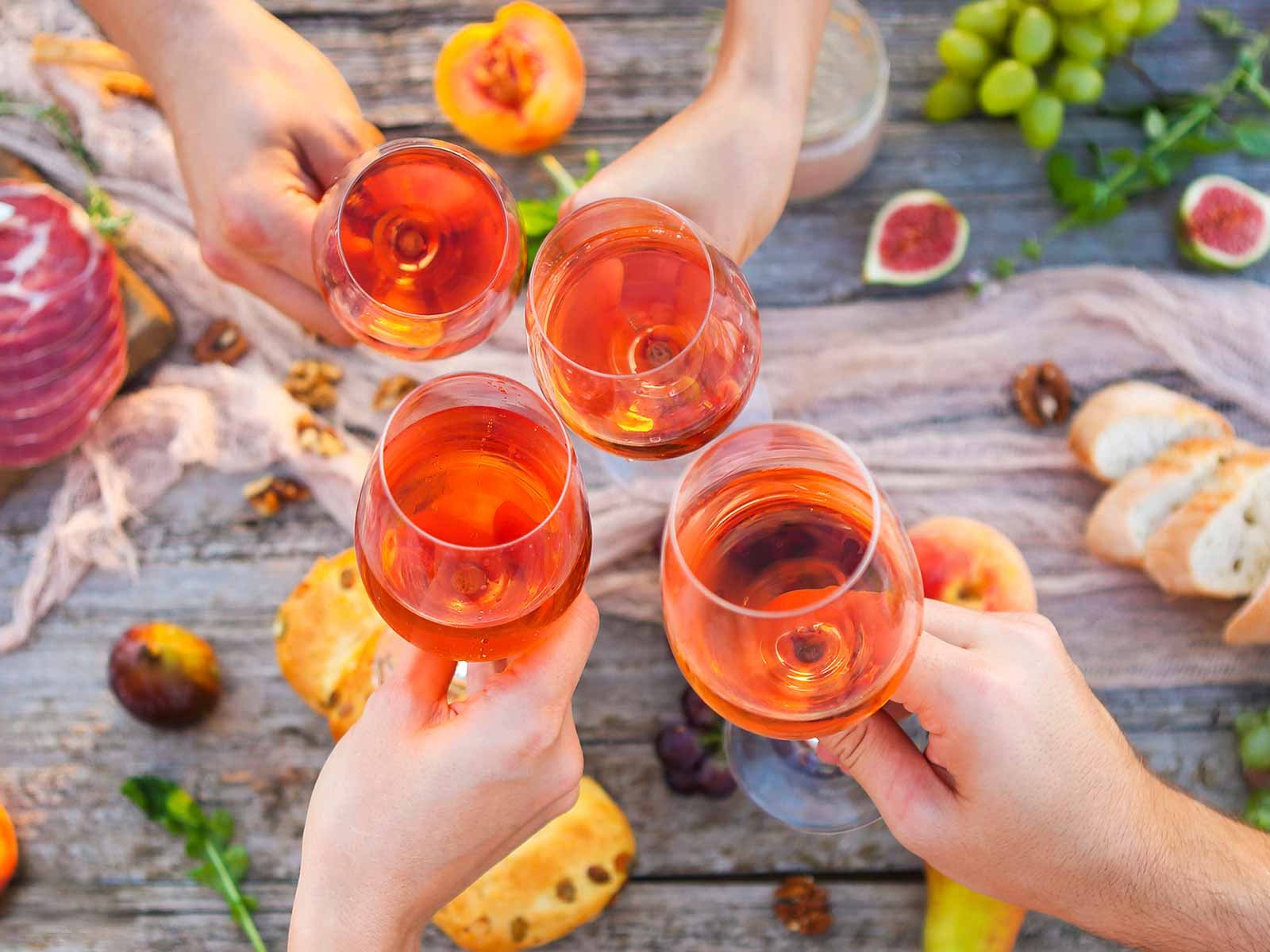 Kein Wein steht so sehr für den Sommer wie der Rosé. Doch in ihm steckt noch viel mehr.