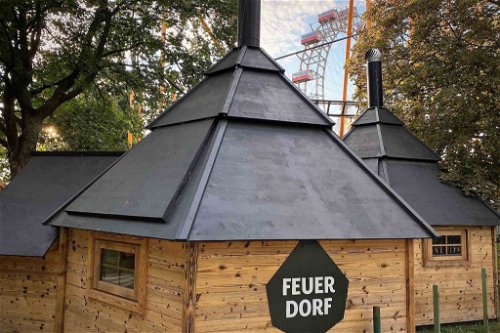 In den Feuerdorf-Hütten heißen die beiden Gastronomiekonzepte Outdoor-Grillerei und Miss Maki ihre Gäste willkommen.