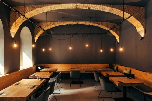 »AEND«:&nbsp;Das Restaurant von Fabian Günzel besticht durch Hochküche in einem konsequent puristischen Ambiente.