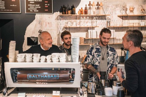 &nbsp;»Balthasar«:&nbsp;Seit Jahren eine sehr verlässliche Adresse für Top-Kaffee in Wien, sei es klassischer Espresso, Milchkaffees oder Cold Brew. Mittlerweile gibt es neben der Bar auch das »Balthasar Lab«, in dem Workshops rund ums Thema Kaffee angeboten werden.