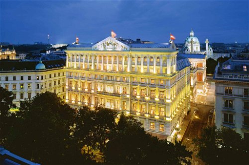 Wenn es um prunkvollen Luxus und hochkarätigen Service geht, dann ist das »Hotel Imperial« die erste Adresse der Stadt.