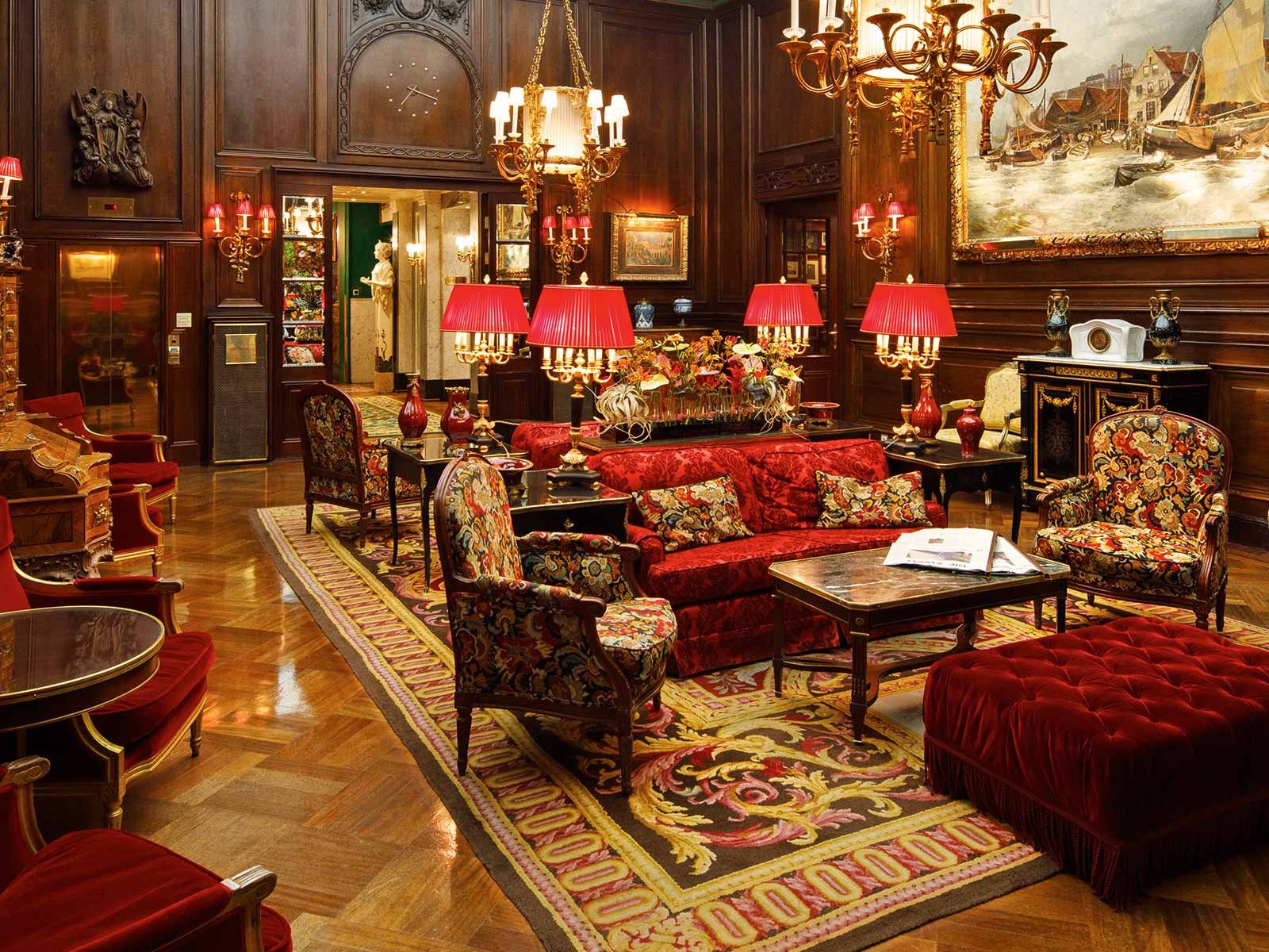 »Hotel Sacher«: Jahrhundertelange Geschichte trifft zeitlose Eleganz und moderne Technik im Hintergrund.
