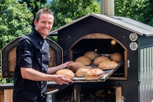 Andreas Salvenmoser bäckt sogar selbst Brot.