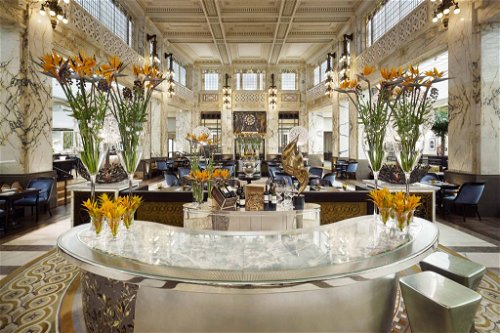 »Park Hyatt Vienna«: Eines der schönsten Luxushotels in Wien. Der ehemalige Kassensaal einer Bank wurde zum prachtvollen Restaurant samt Bar umgebaut.
