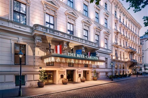 »The Ritz-Carlton, Vienna«:&nbsp;Das Luxushotel an der Ringstraße lockt mit einer fantastischen Rooftop-Bar, einer italienischen Aperitivo-Bar samt Restaurant und einem tollen Steakhouse.