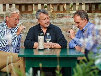 Das Falkenstein-Trio Georg Klein, Christoph Körner und Matthias Marchesani (v. l.) holte mit «Alte Reben» den Grüner Veltliner Grand Prix 2020 ins Weinviertel.