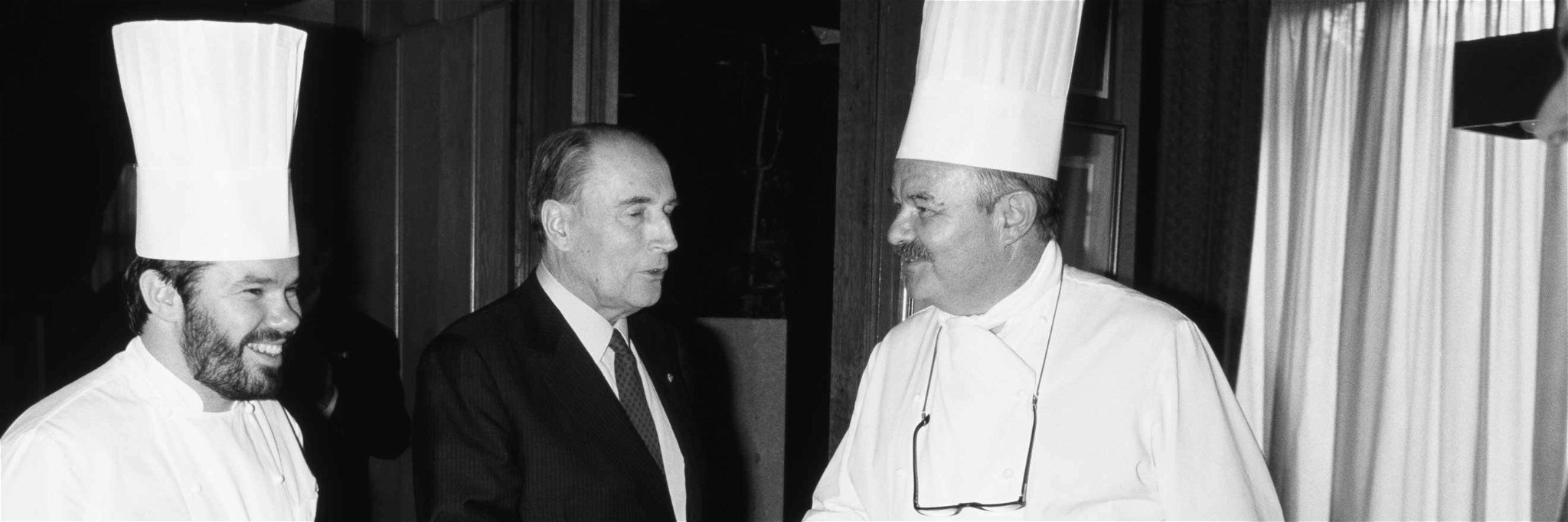 Pierre Troisgros (rechts) mit seinem Sohn Michel und dem ehemaligen Staatschef&nbsp;François Mitterrand.