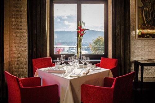 Luxuriös, aber dennoch gemütlich ist die Ausstattung im «Dolder Grand», die Aussicht über Zürich ist legendär.