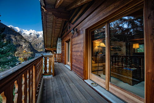 Chalet in Aosta mit Blick auf den Mont Blanc.