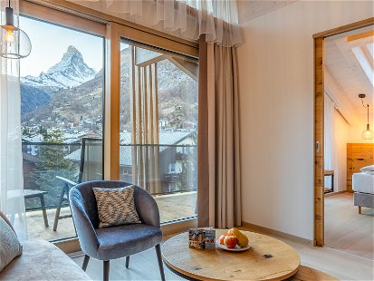 Die neuen Suiten bieten einen spektakulären Ausblick auf das umliegende Bergpanorama.