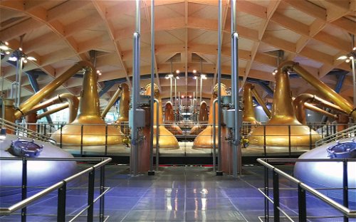 Macallan-Brennerei im Norden Schottlands: Die Single Malts der 1824 gegründeten Destillerie sind die teuersten Scotch Whiskys der Welt.